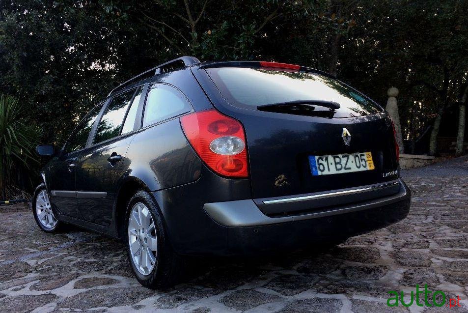 2006' Renault Laguna Break photo #1