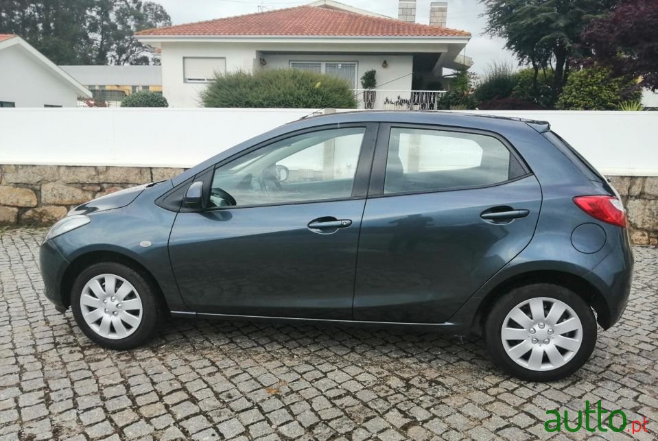 2010' Mazda 2 Exclusive photo #2