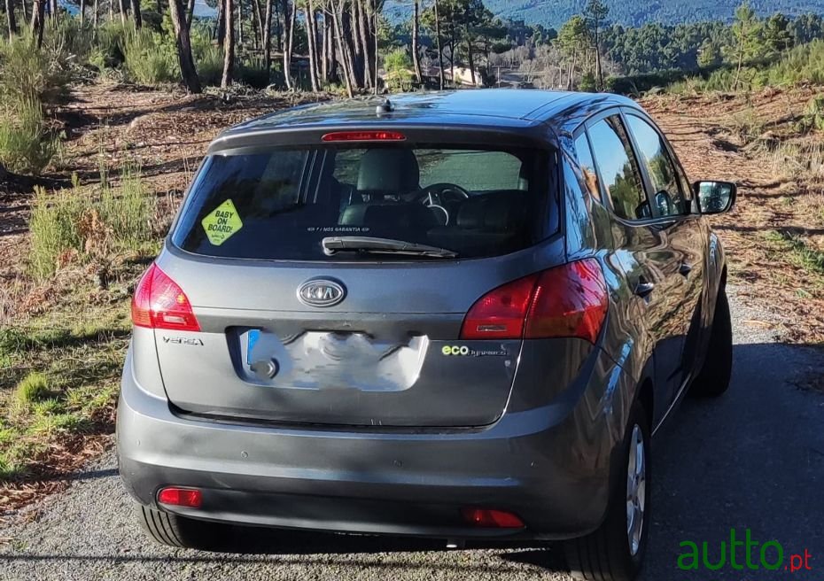 2013' Kia Venga photo #6