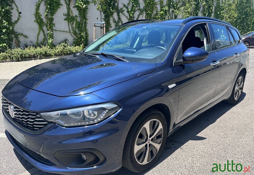 2018' Fiat Tipo Station Wagon photo #1