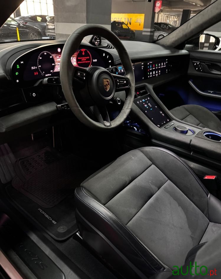 2022' Porsche Taycan Gts photo #6