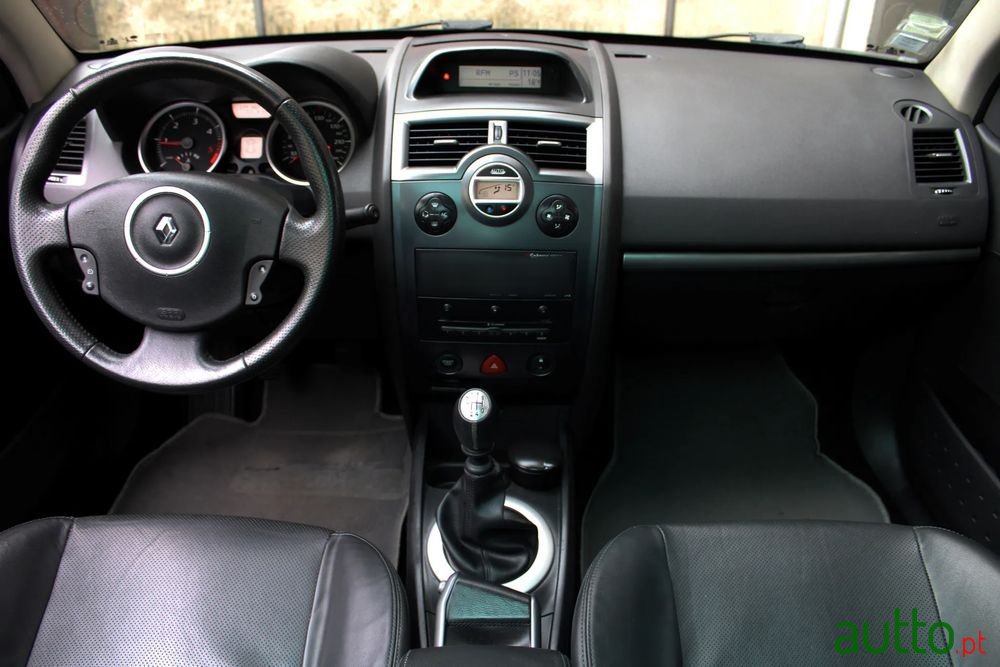 2007' Renault Megane photo #5