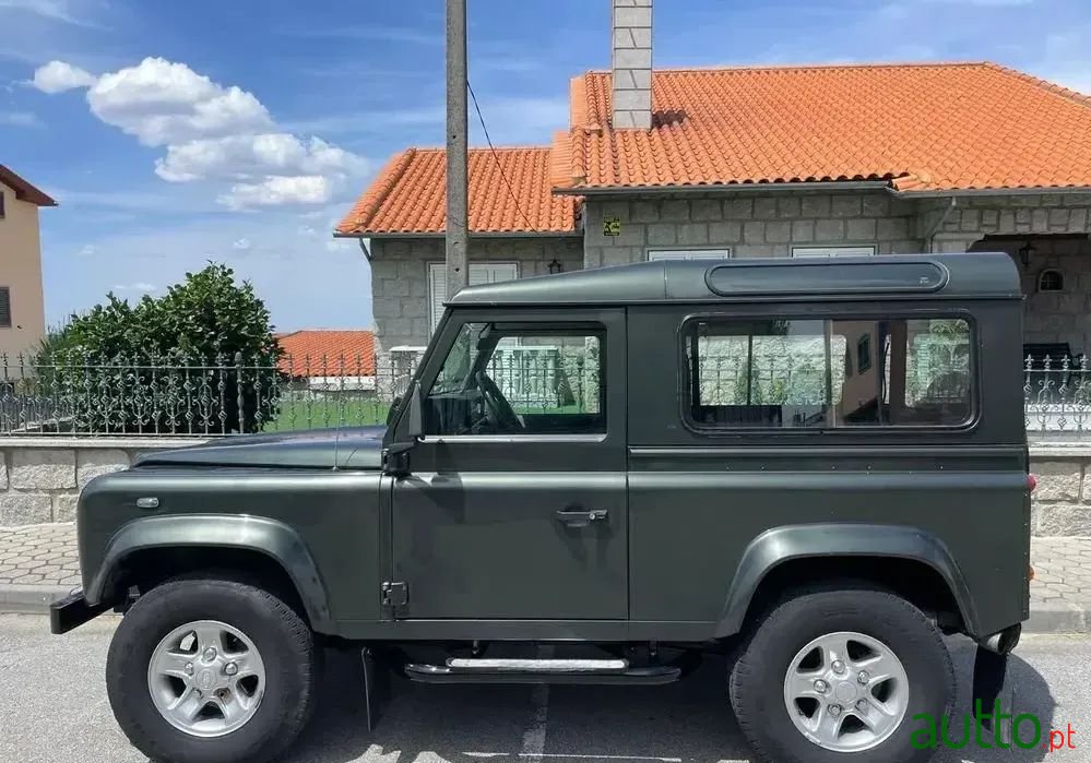 2005' Land Rover Defender 90 Sw 2.5 Td5 Se photo #1