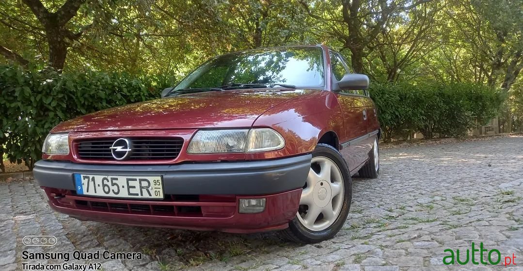 1994' Opel Astra photo #1