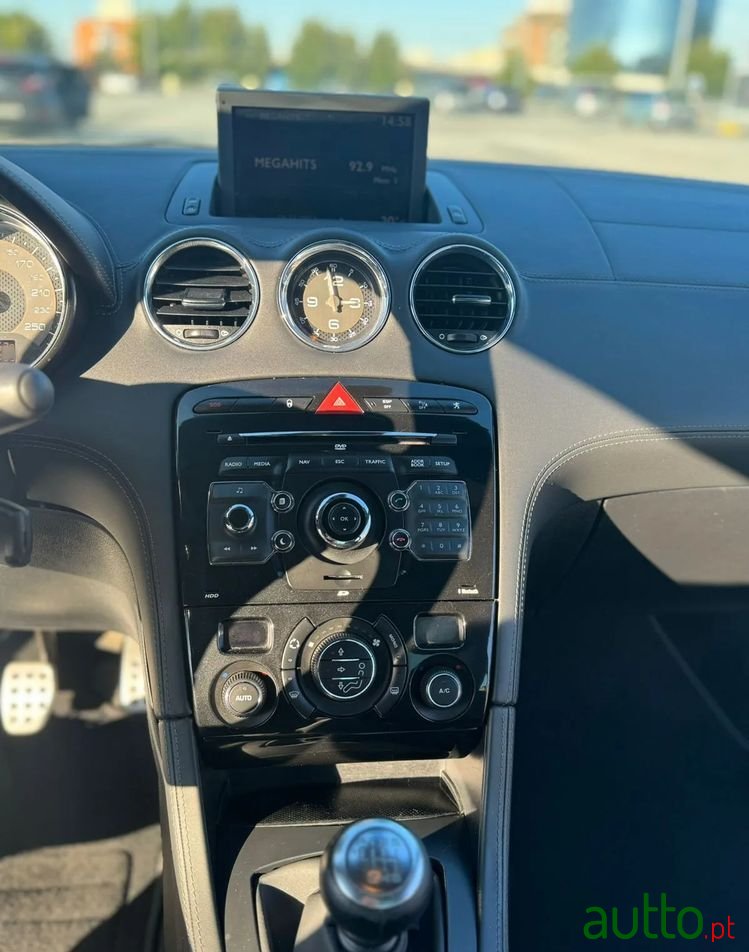 2010' Peugeot RCZ 1.6 155 Thp photo #5