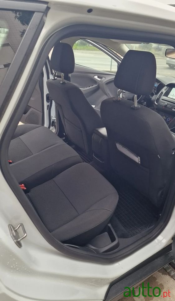 2017' Ford Focus Sw photo #3