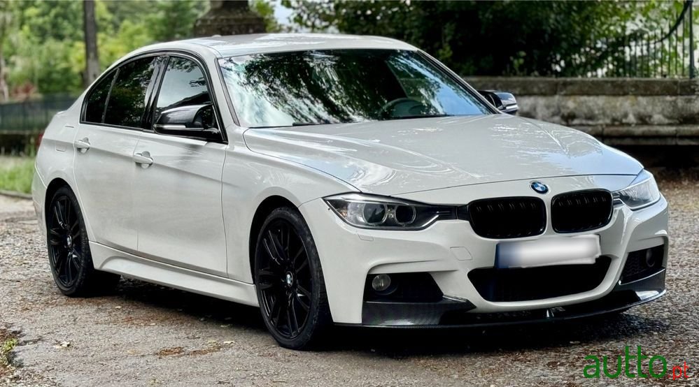 2013' BMW 320 photo #2