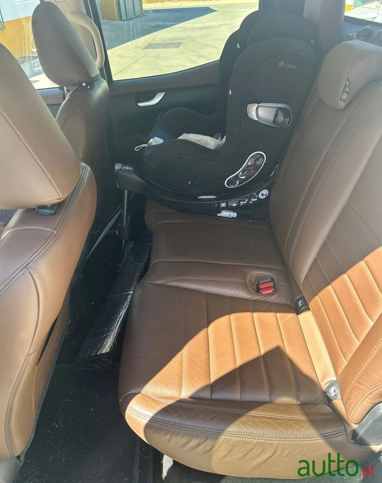 2018' Mercedes-Benz Classe X photo #3