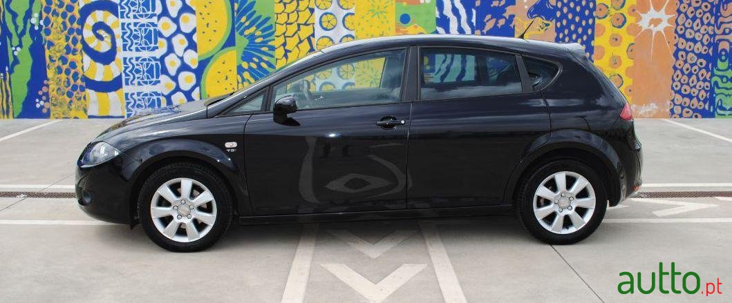 2008' SEAT Leon photo #2