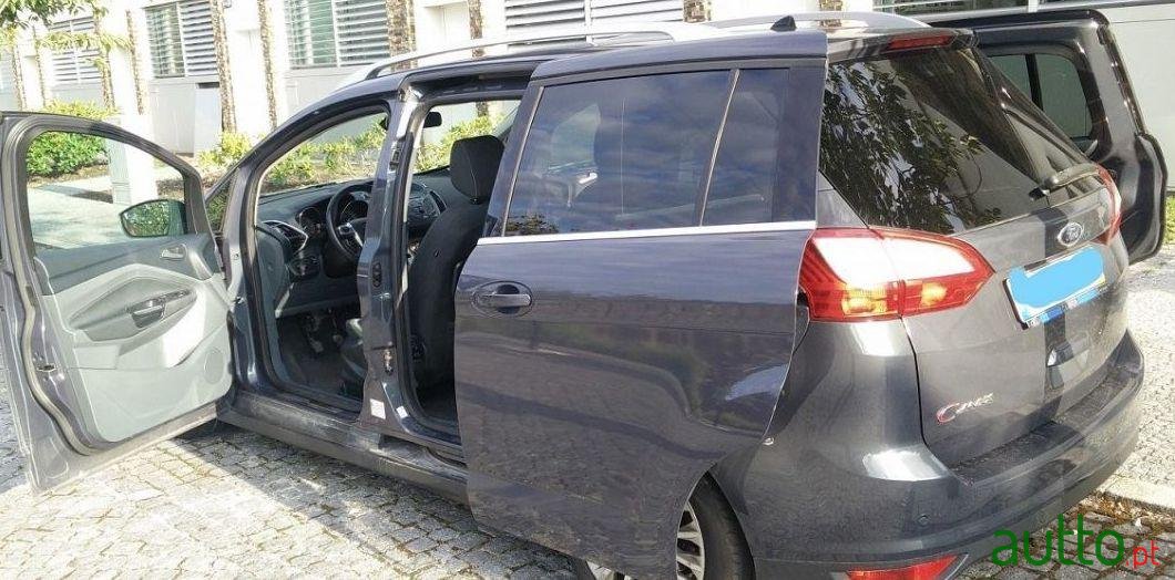 2011' Ford Grand-C-Max photo #2