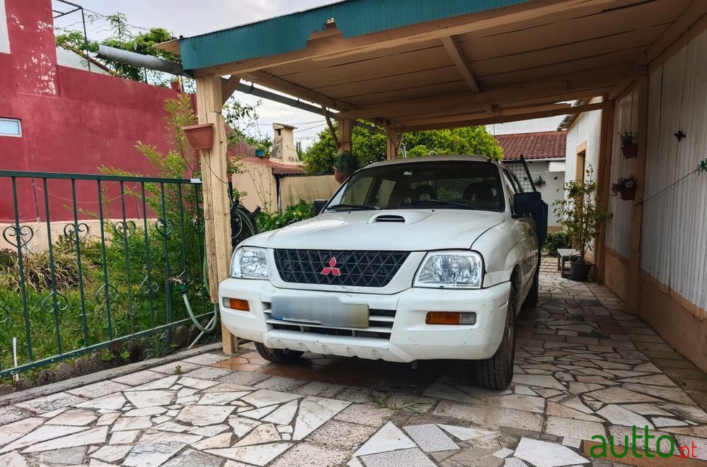 2004' Mitsubishi L200 photo #3
