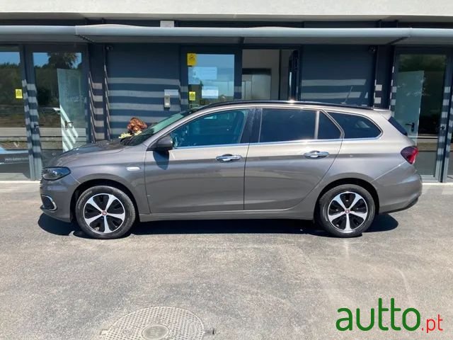 2018' Fiat Tipo Station Wagon photo #6