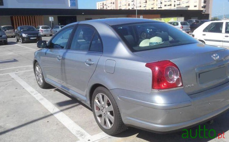 2008' Toyota Avensis D4D photo #2