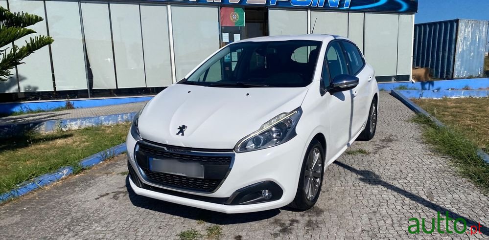 2018' Peugeot 208 photo #2