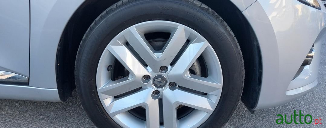 2020' Renault Clio photo #2