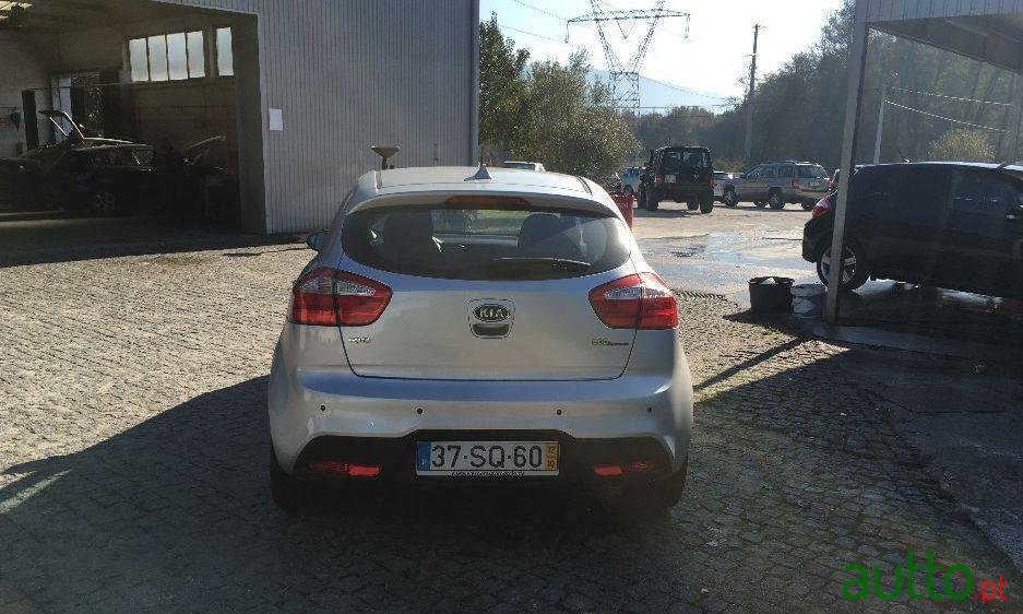 2012' Kia Rio photo #1