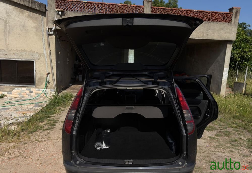 2007' Ford Focus 1.6 Tdci S photo #2
