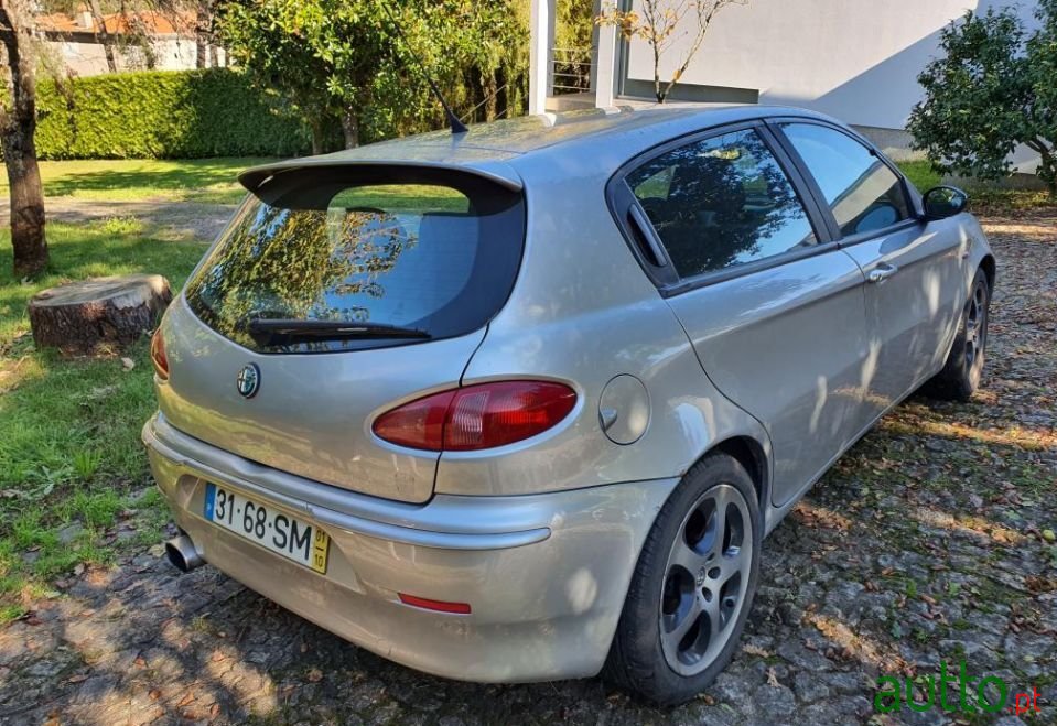 2001' Alfa Romeo 147 photo #5