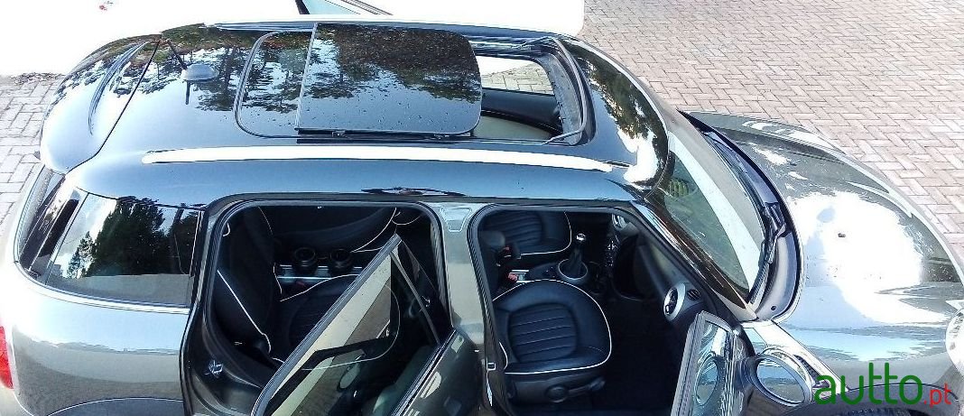 2011' MINI Countryman photo #3