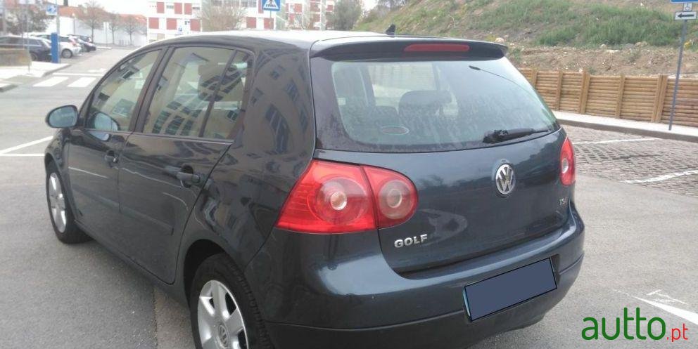 2006' Volkswagen Golf photo #2