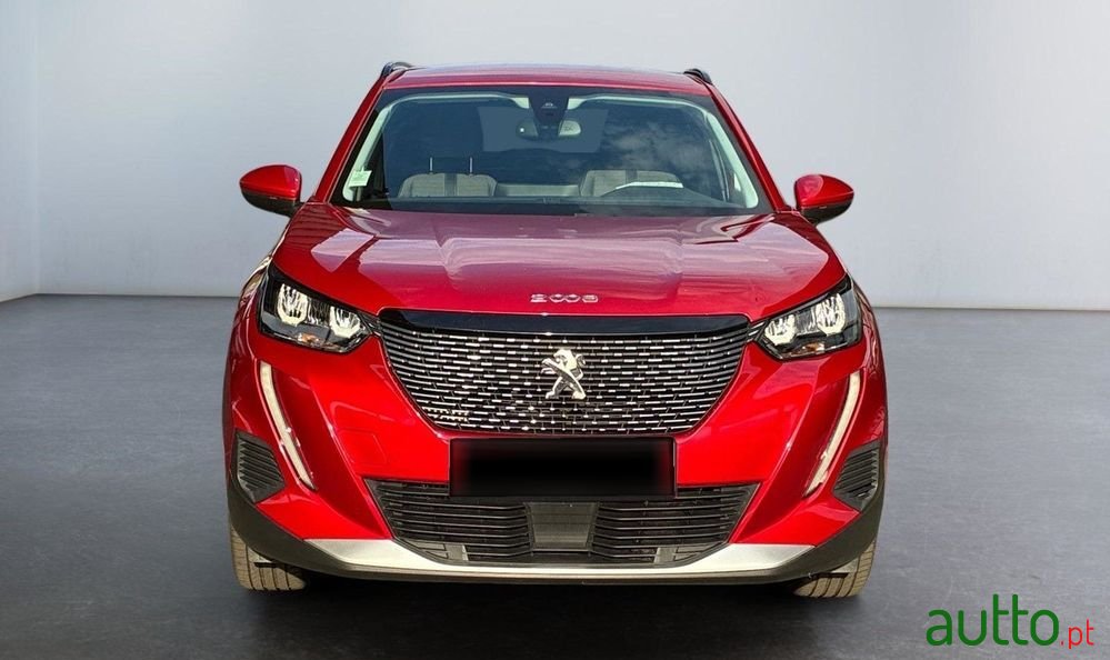 2021' Peugeot 2008 photo #2
