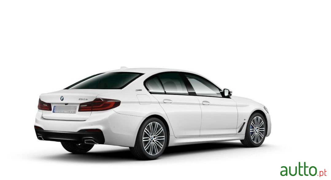 2019' BMW 530 photo #2