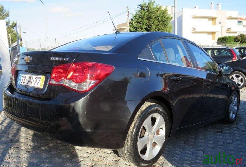 2010' Chevrolet Cruze 2.0 Vcdi Lt photo #2
