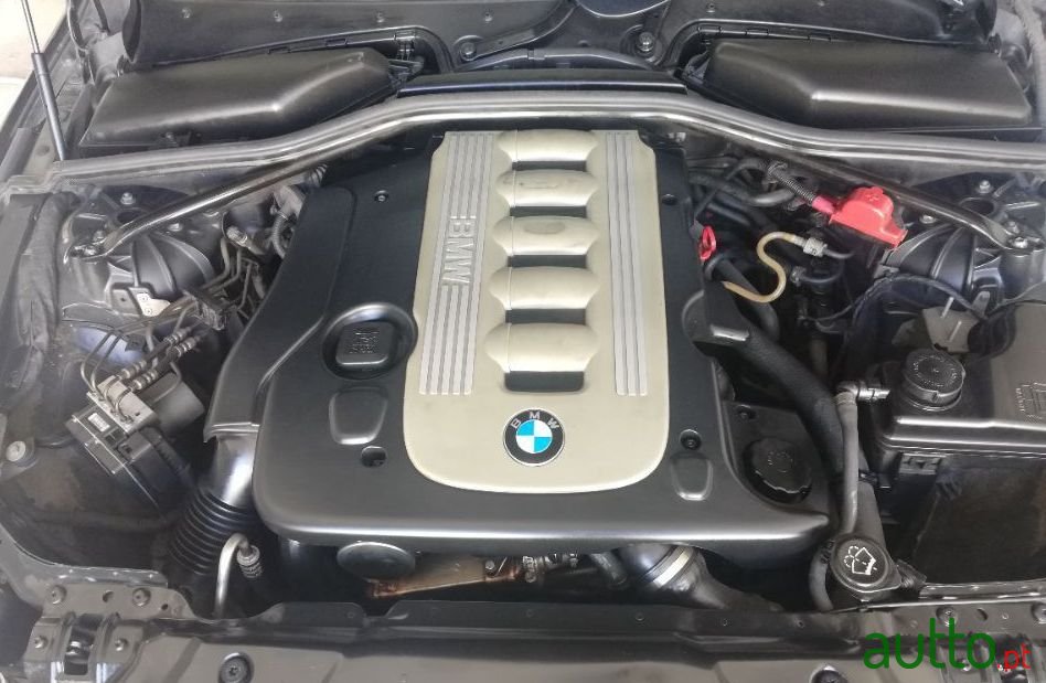 2005' BMW 525 photo #4