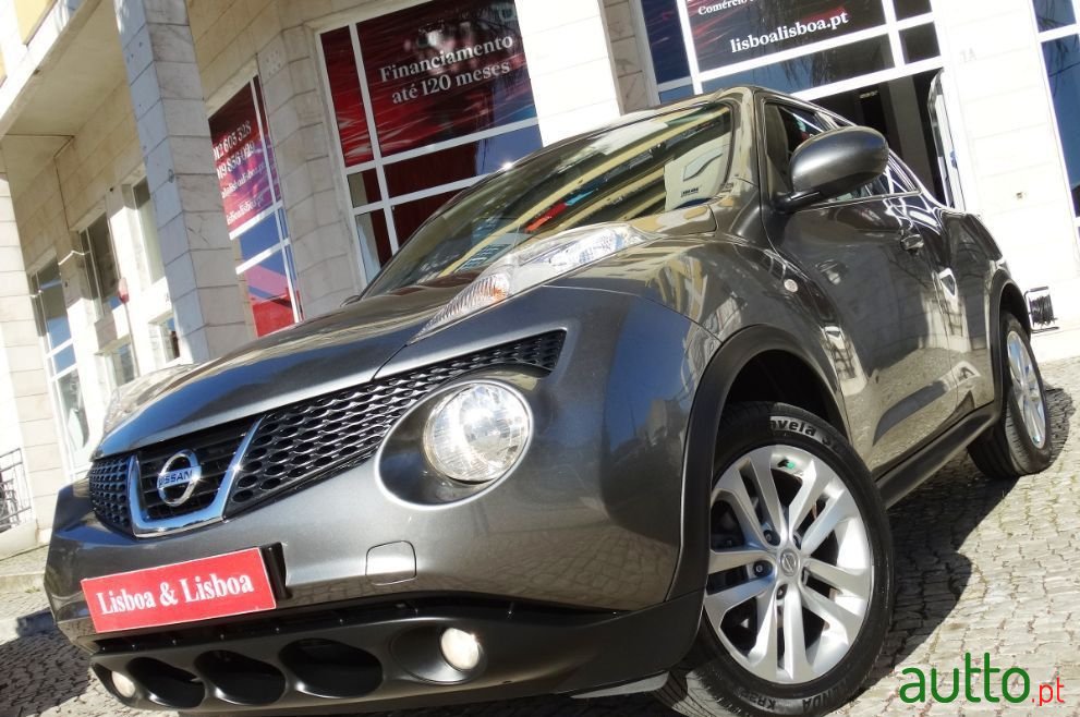 2011' Nissan Juke Tekna Sport photo #1