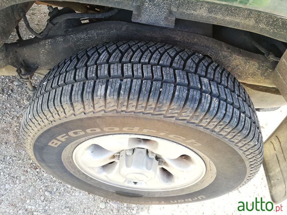 1997' Mitsubishi Pajero GLX photo #4