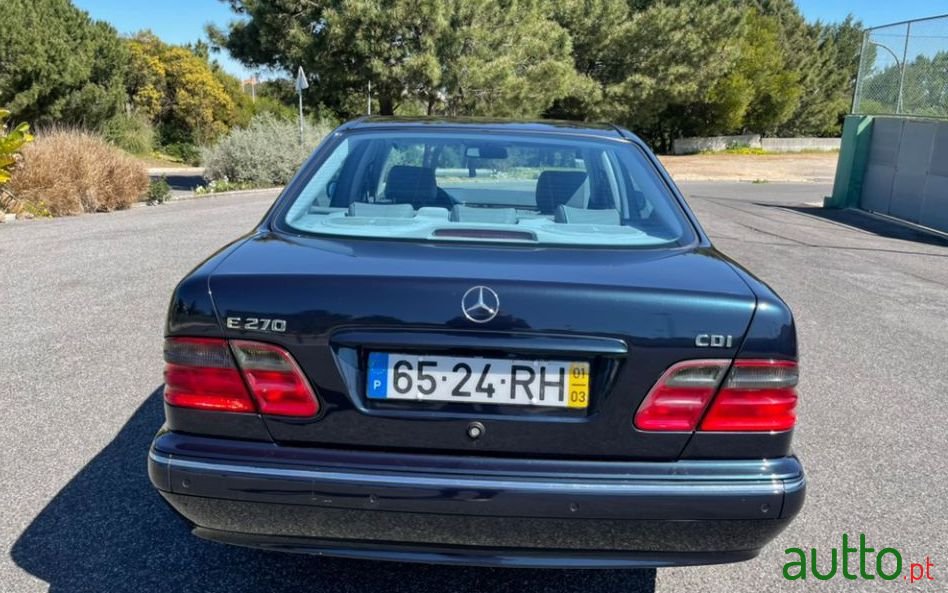 2001' Mercedes-Benz E-270 photo #2