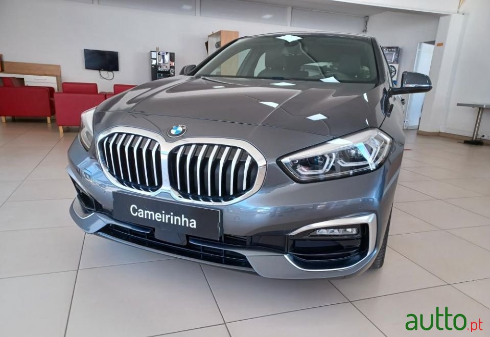 2021' BMW 118 photo #2