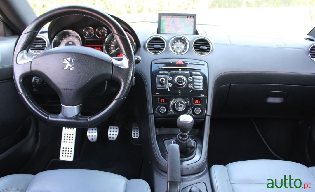 2010' Peugeot RCZ photo #2