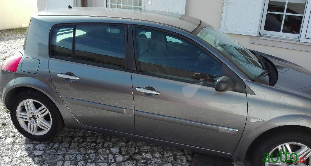 2003' Renault Megane Previlége photo #2