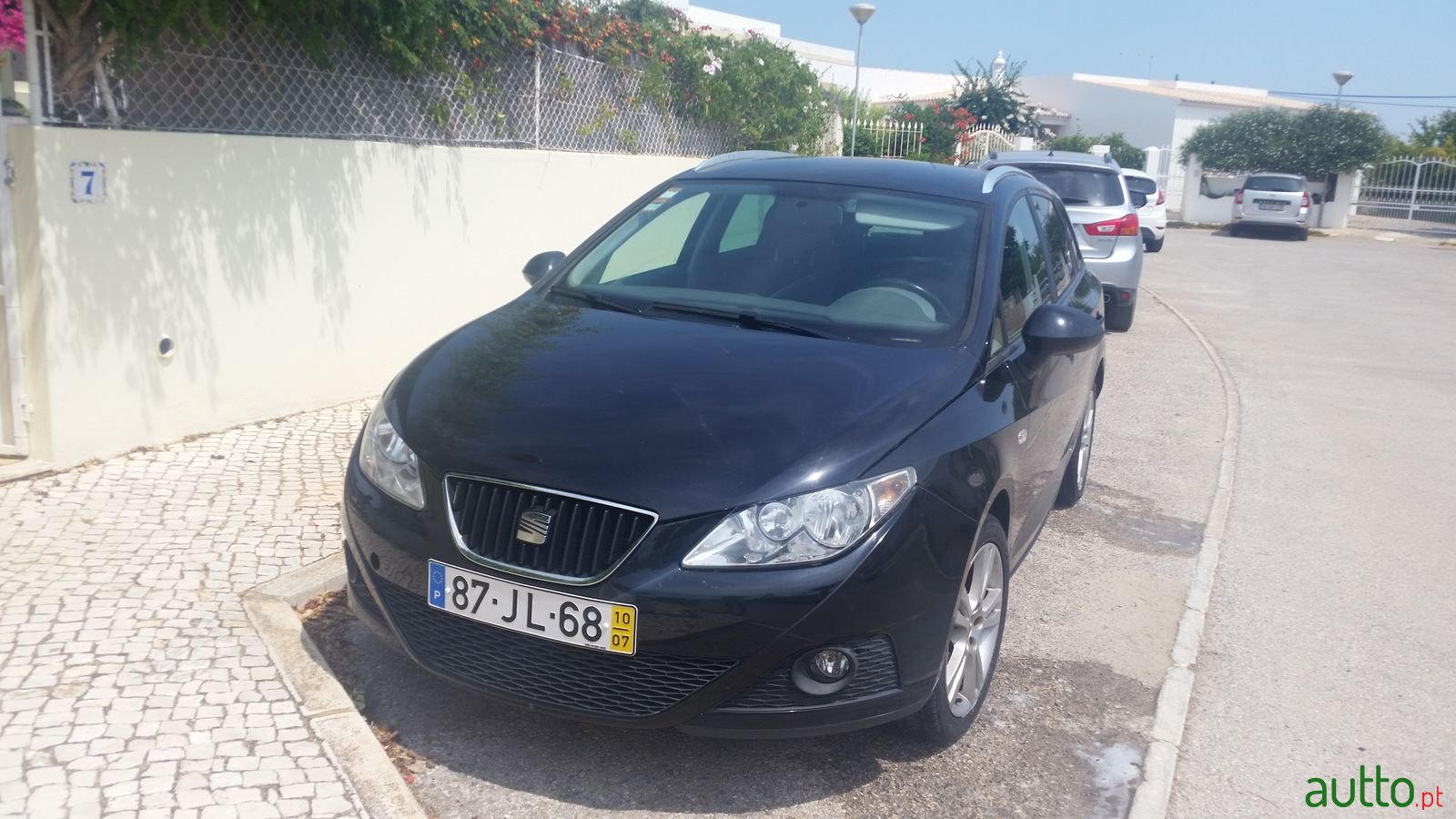 2010' SEAT Ibiza photo #2
