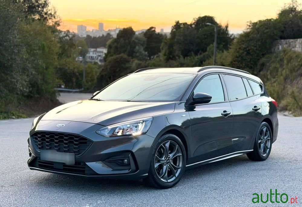 2020' Ford Focus Sw photo #1