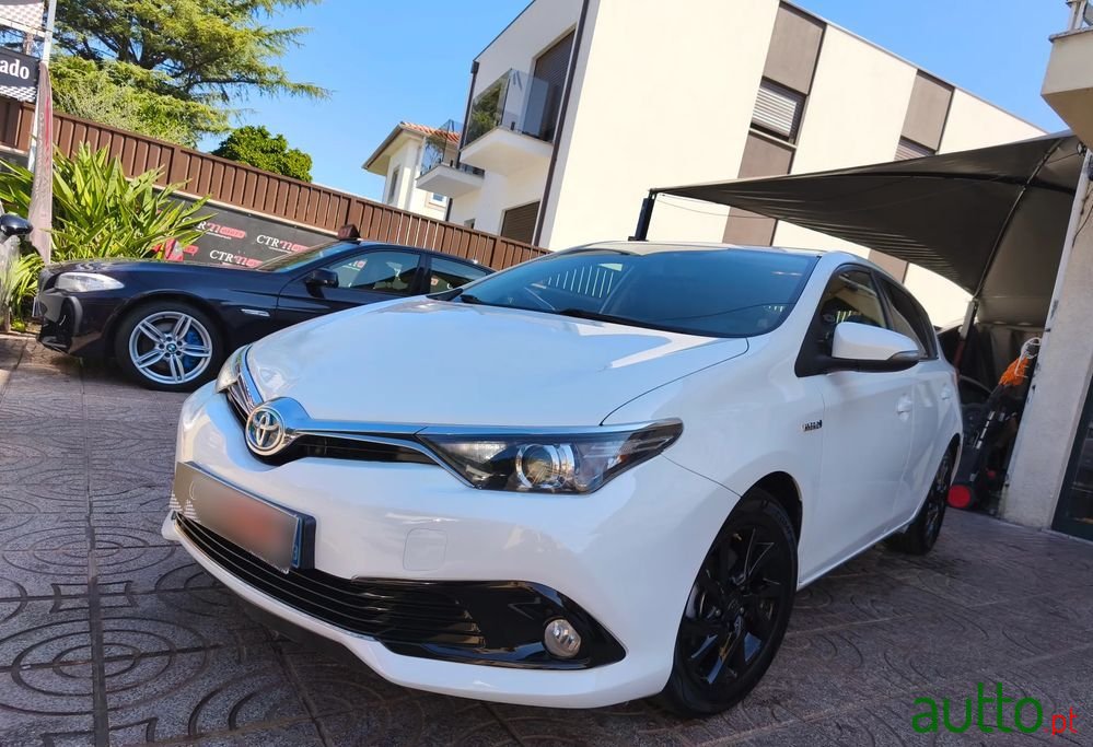 2016' Toyota Auris photo #2