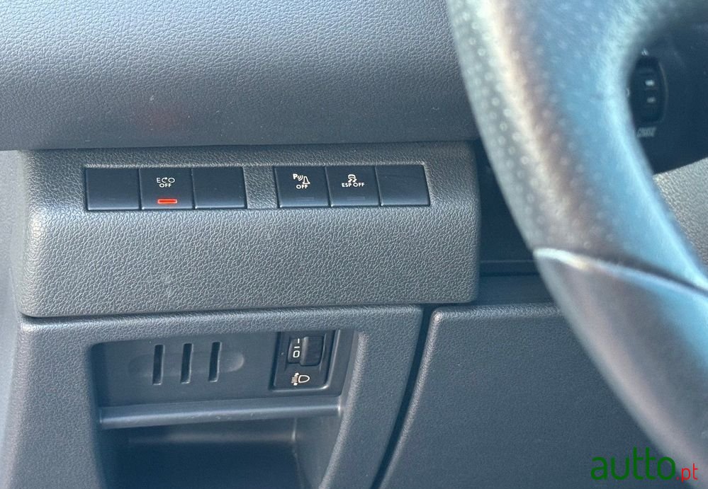 2012' Peugeot 3008 photo #6