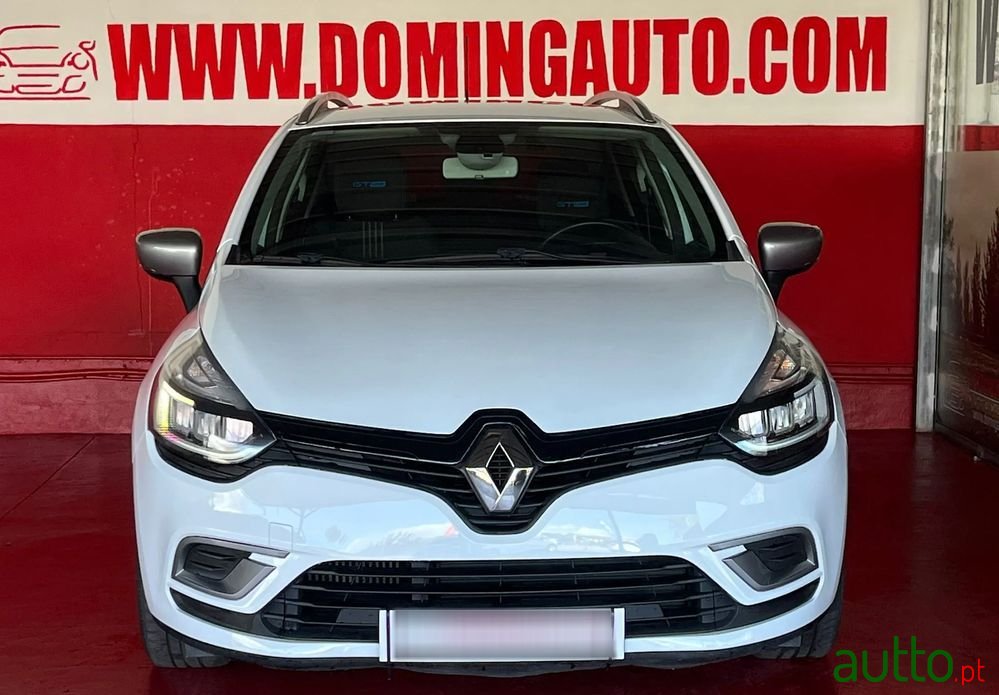 2017' Renault Clio Sport Tourer photo #2