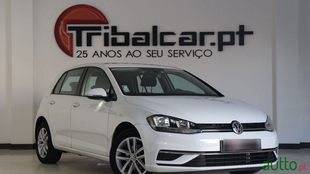 2017' Volkswagen Golf photo #1