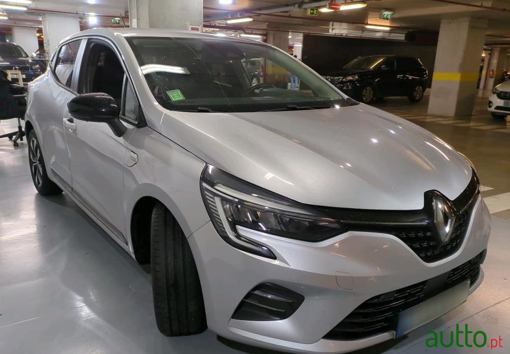 2021' Renault Clio photo #4