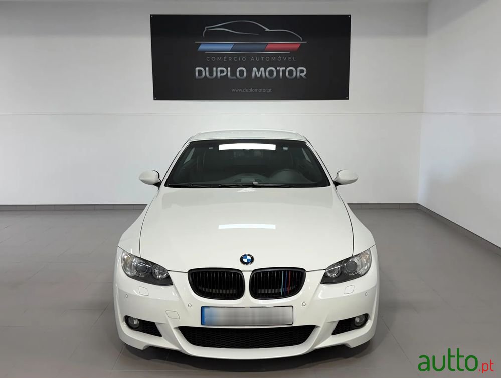 2009' BMW Série 3 I M Sport Edition photo #4