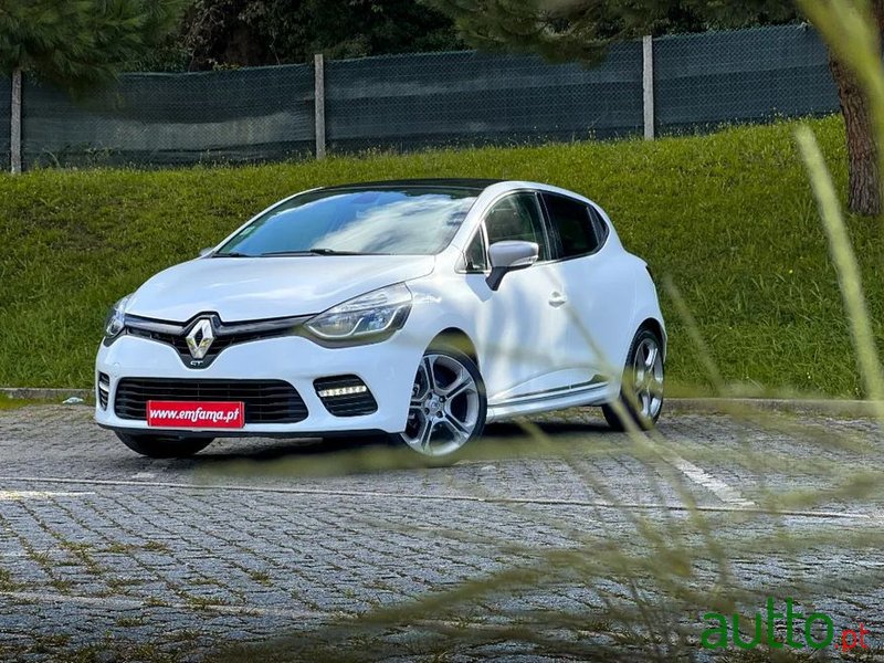 2014' Renault Clio photo #6