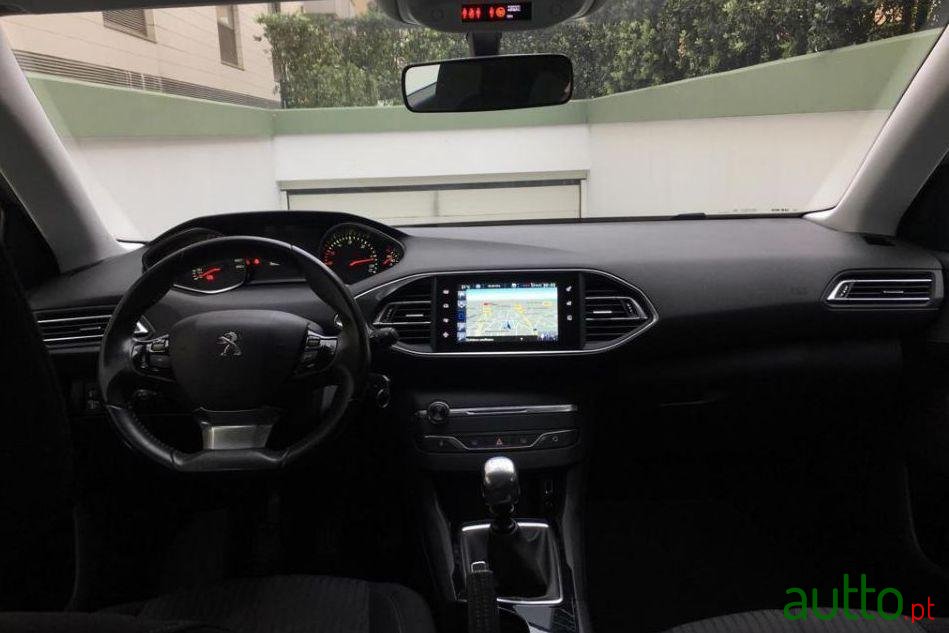 2014' Peugeot 308 Sw photo #2