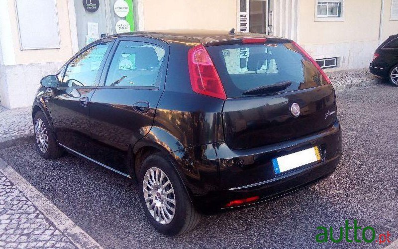 2011' Fiat Grande Punto 1.3 Multijet photo #4