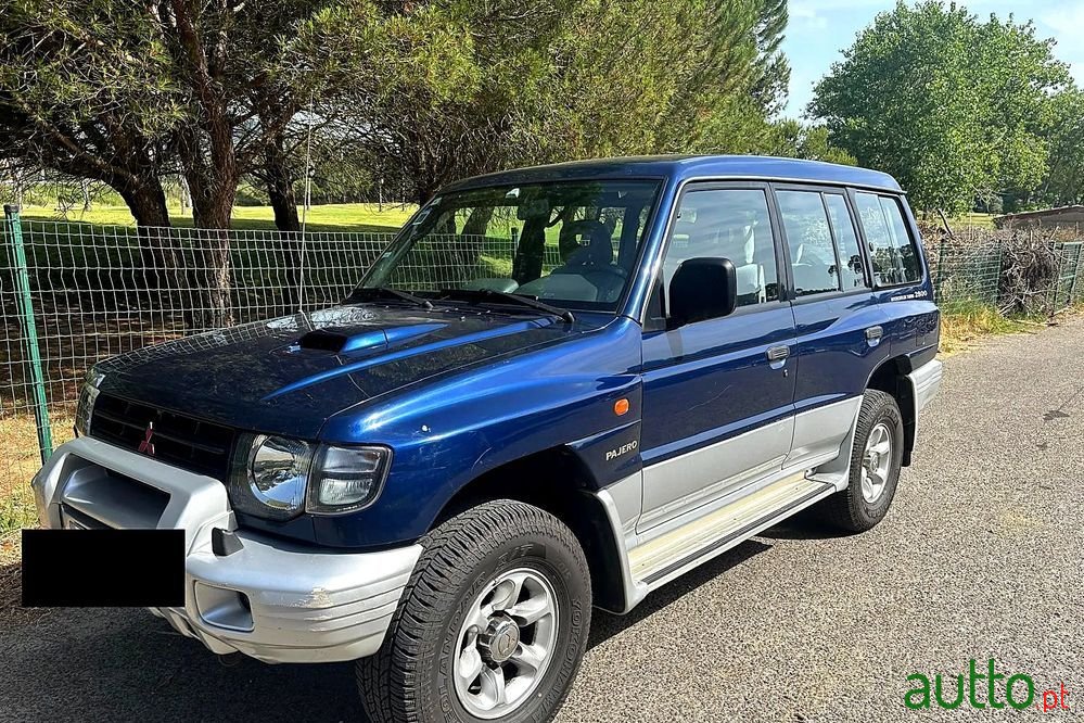 1999' Mitsubishi Pajero photo #5