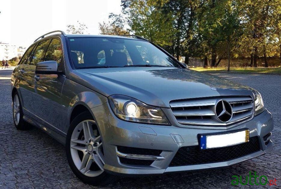 2011' Mercedes-Benz C-200 Amg photo #2