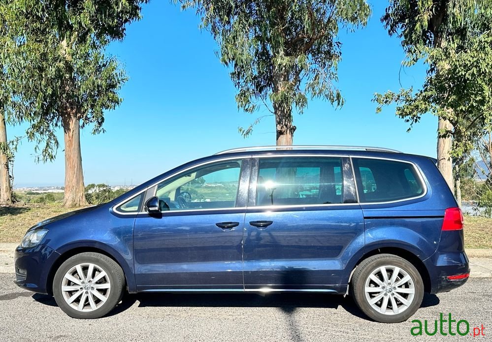 2012' Volkswagen Sharan photo #1