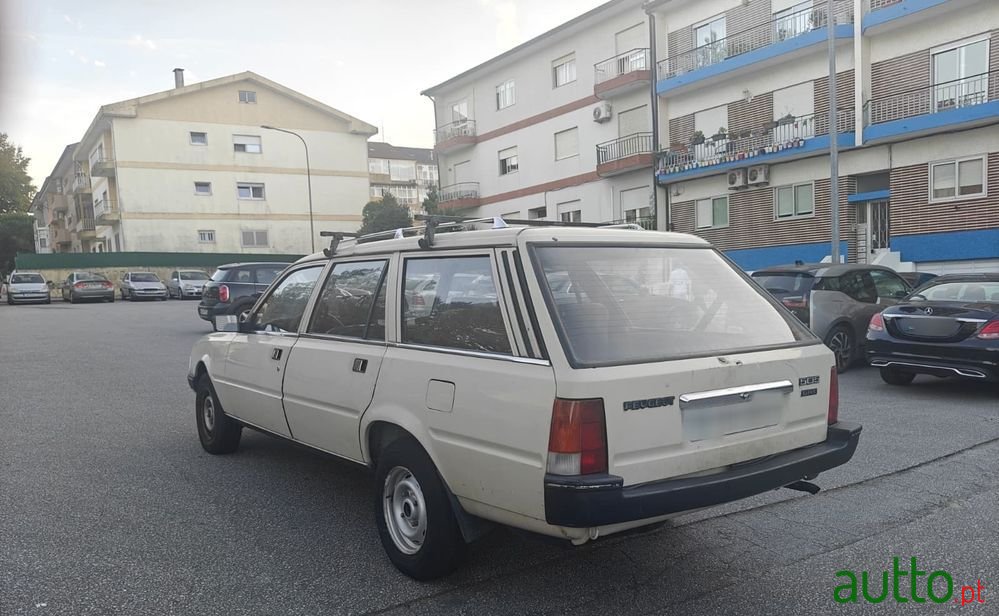 1990' Peugeot 505 Break photo #2