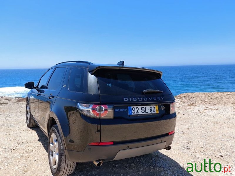 2017' Land Rover Discovery Sport photo #3